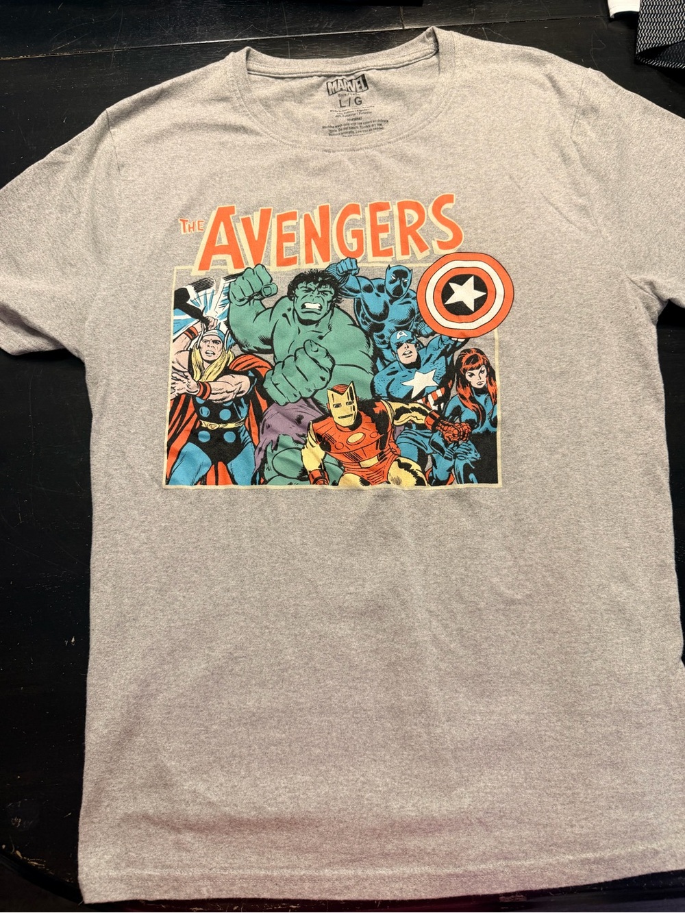 Marvel Avengers Vintage-Style Graphic Tee - Light Gray with Multicolor Print